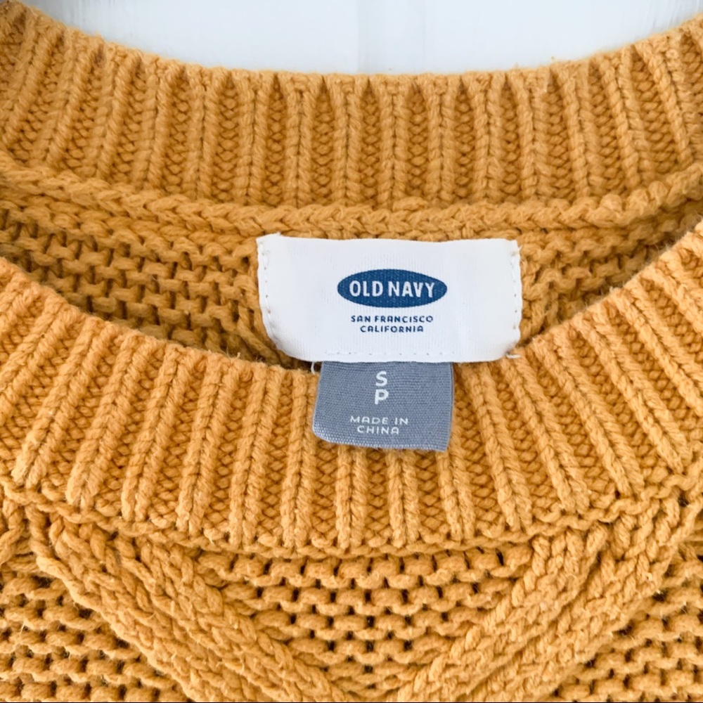 Yellow Sweater - Picture 4 of 4